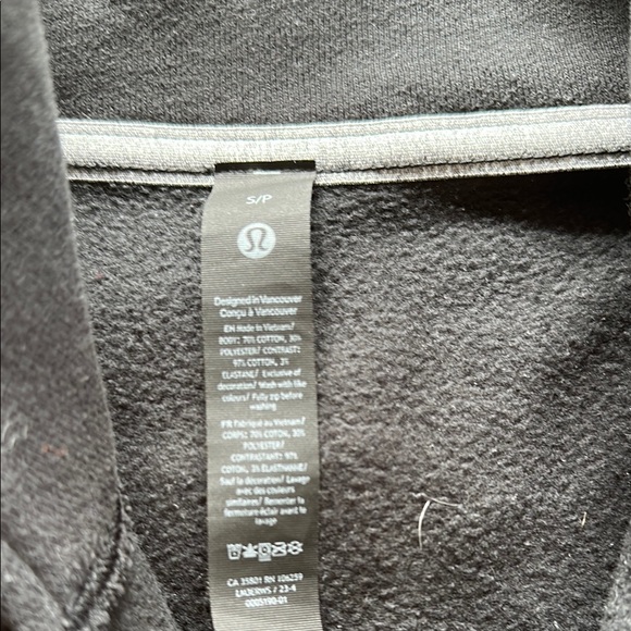 Men's Black Half-Zip Lululemon - Picture 2 of 9